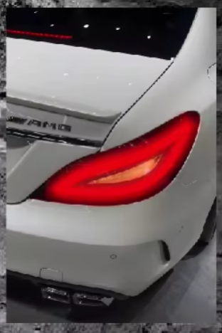 F&F FLICKER FRAME - Mercedes AMG (SNOW WHITE)